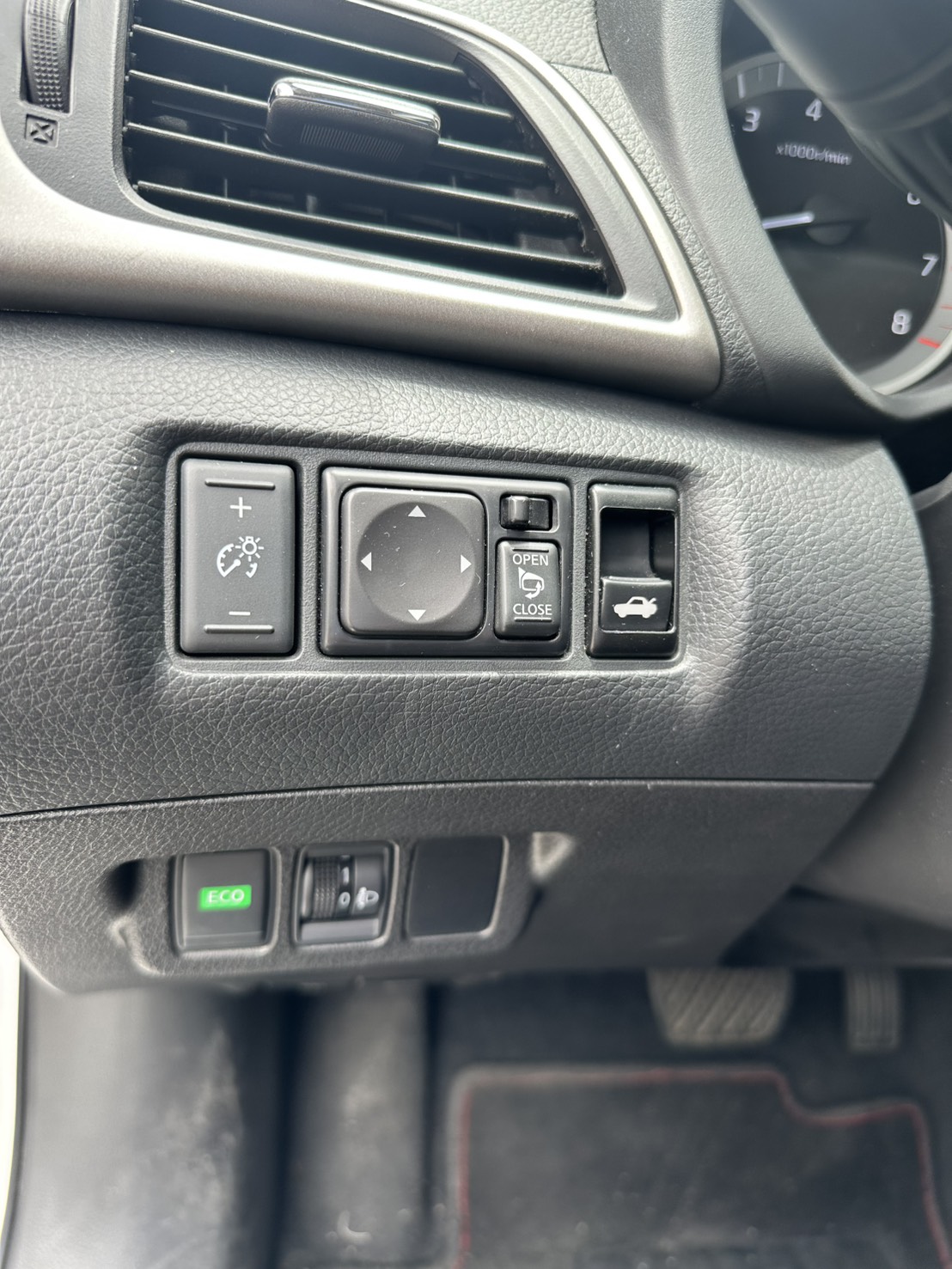2016年Nissan Sentra 1.8 豪華版