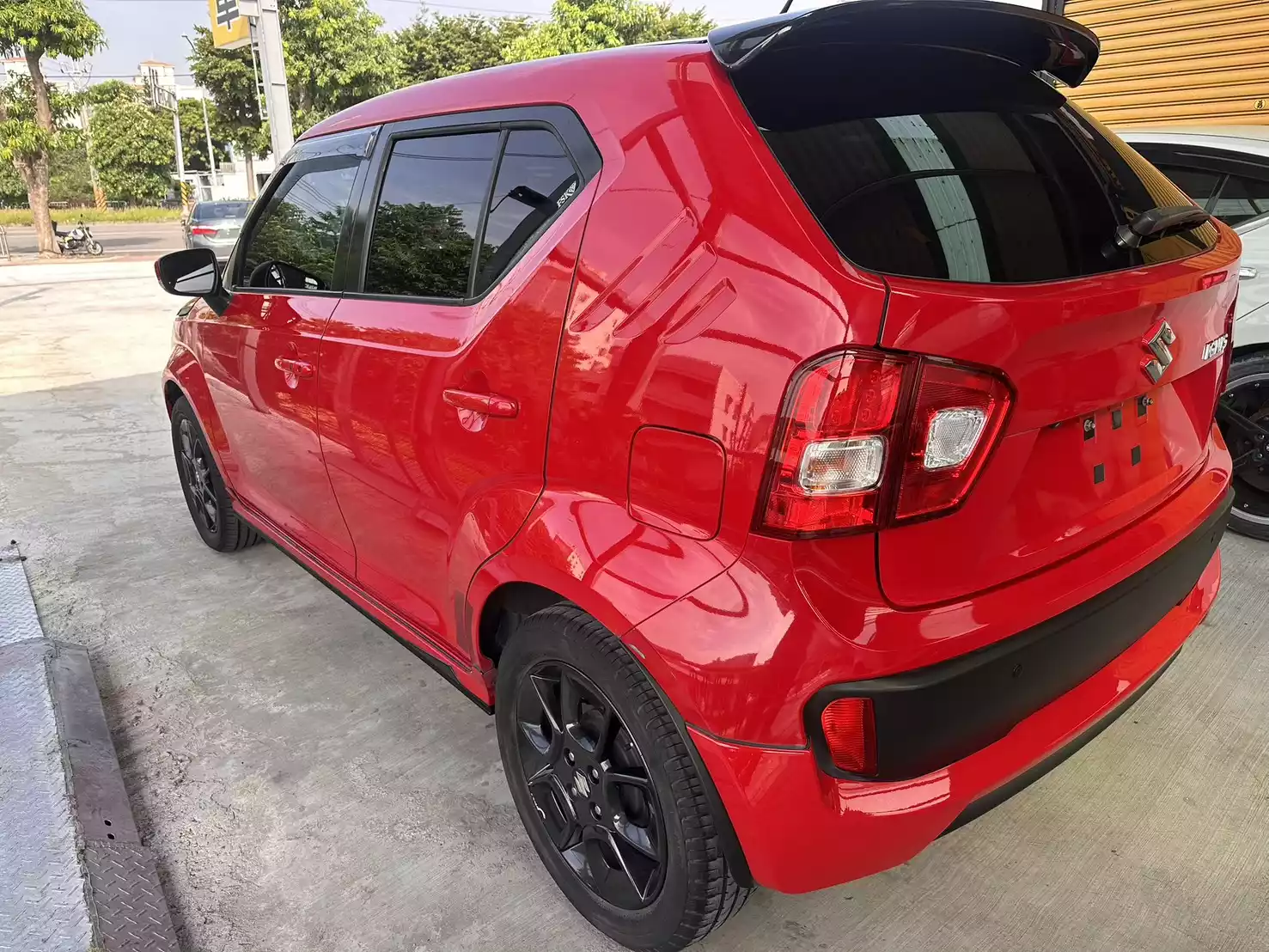 2019 Suzuki Ignis red