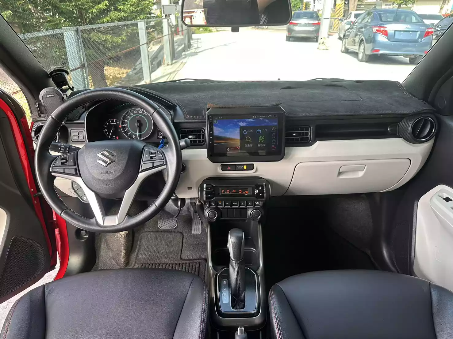 2019 Suzuki Ignis red