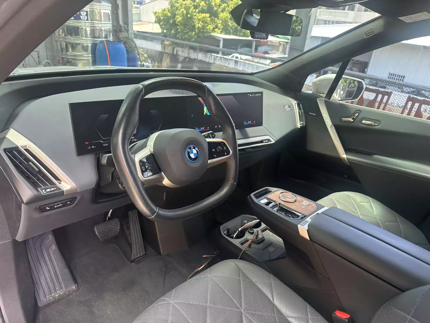 2023 BMW iX xDrive40 四輪驅動