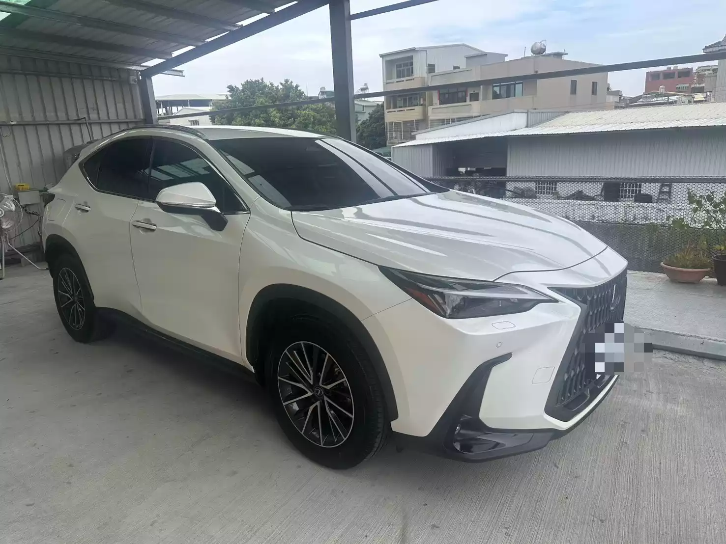 lexus-nx-450h-2023-白色