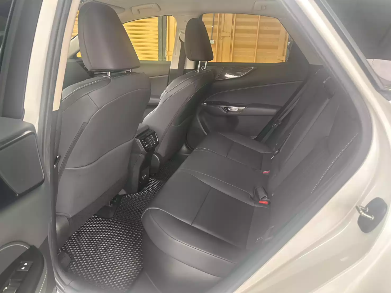 lexus-nx-450h-2023-白色