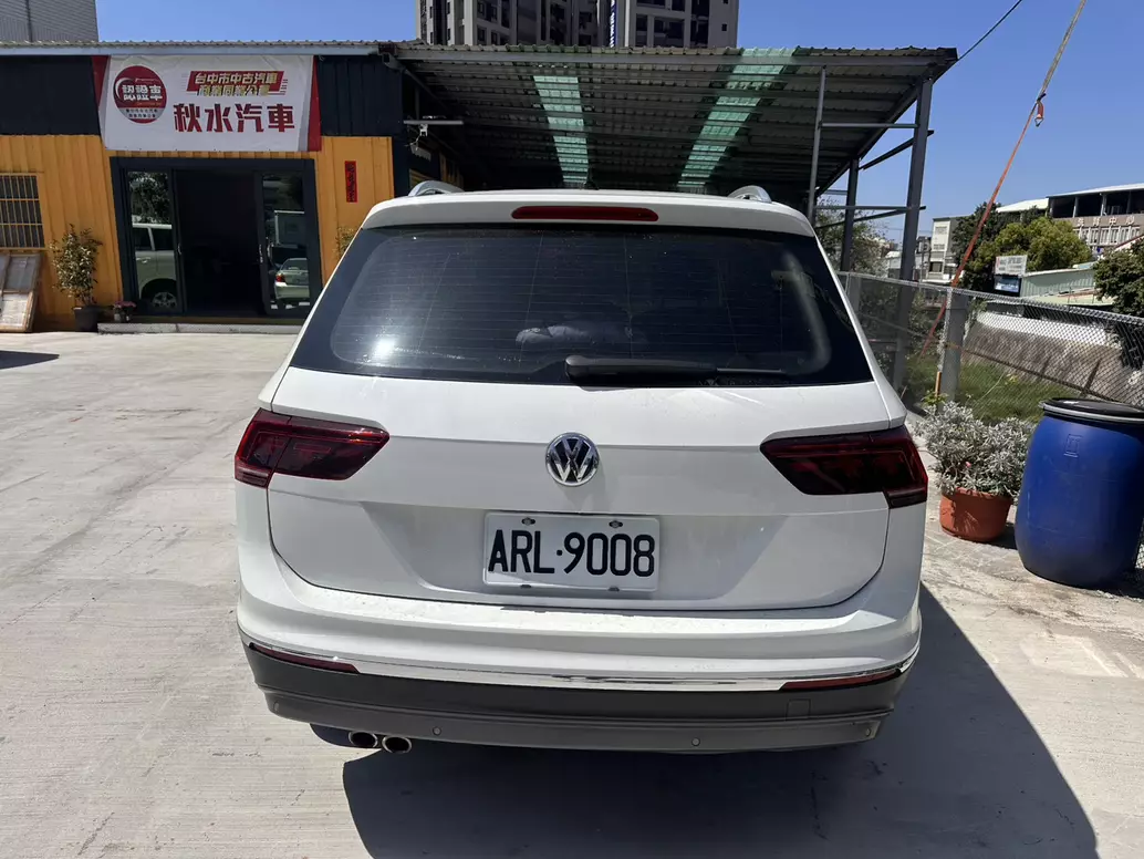 volkswagen-tiguan-330-tsi-highline-2016年出廠2017年式-白色2000cc-自手排
