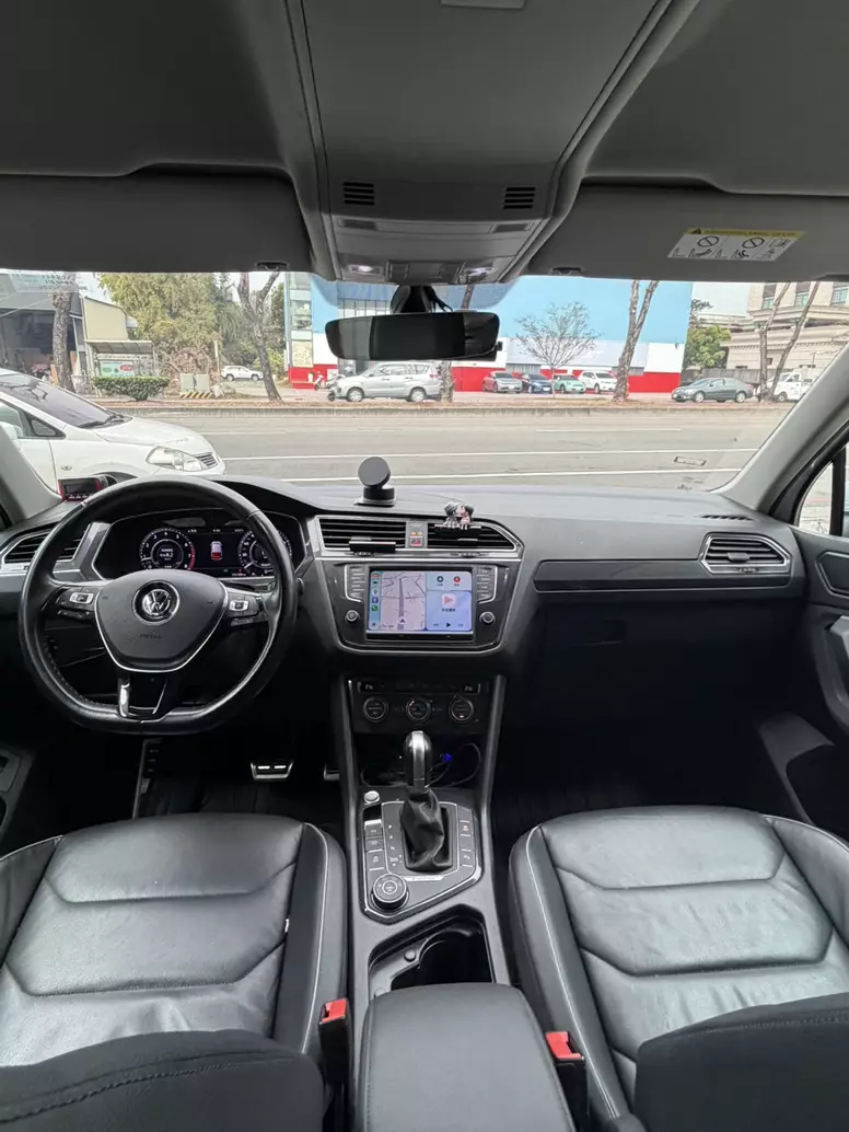 volkswagen-tiguan-330-tsi-highline-2016年出廠2017年式-白色2000cc-自手排
