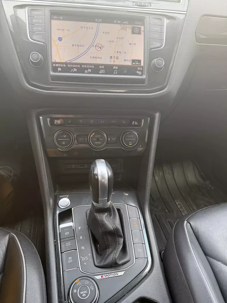 volkswagen-tiguan-330-tsi-highline-2016年出廠2017年式-白色2000cc-自手排
